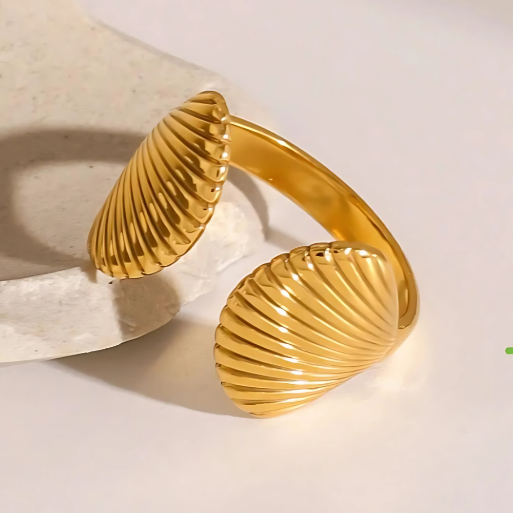 Shell Luxe Wrap Ring – Golden Radiance